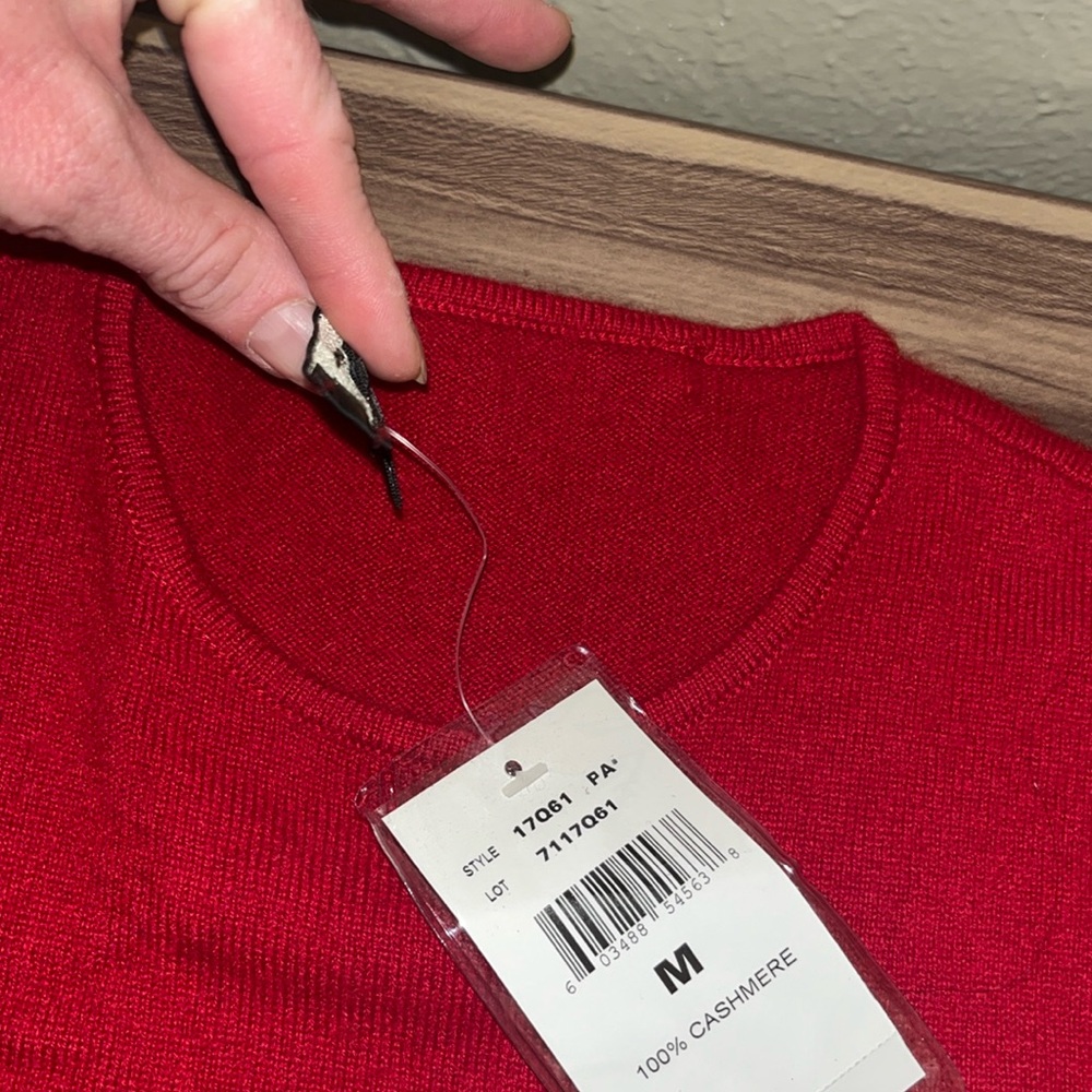 Ralph Lauren cashmere red sleeveless top. PERFECT FOR THE HOLLIDAYS. - Picture 9 of 11